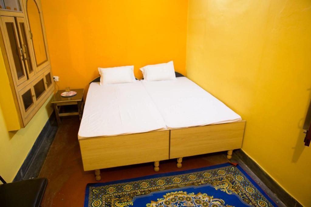 Paradise Inn Guest House Varanasi Room photo