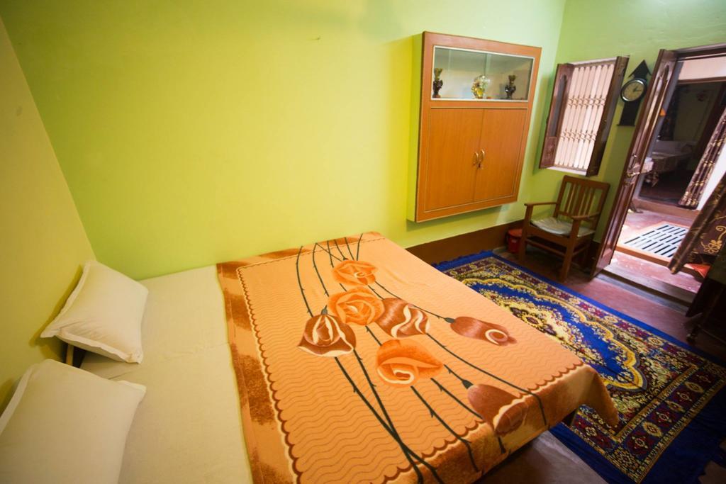 Paradise Inn Guest House Varanasi Room photo