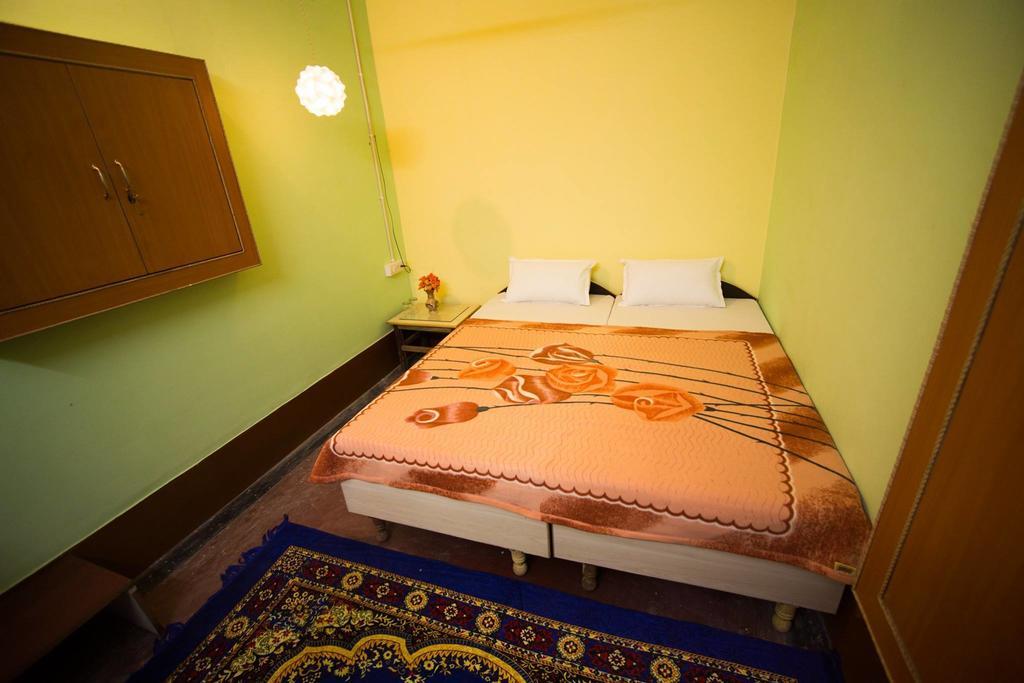 Paradise Inn Guest House Varanasi Room photo
