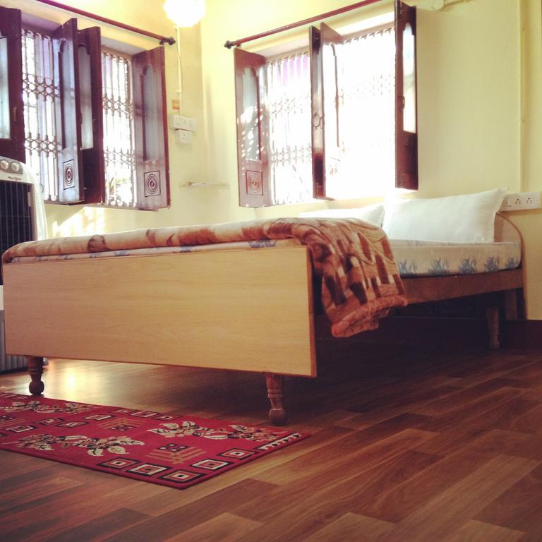 Paradise Inn Guest House Varanasi Exterior photo