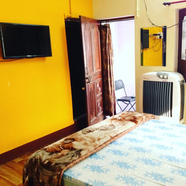 Paradise Inn Guest House Varanasi Exterior photo