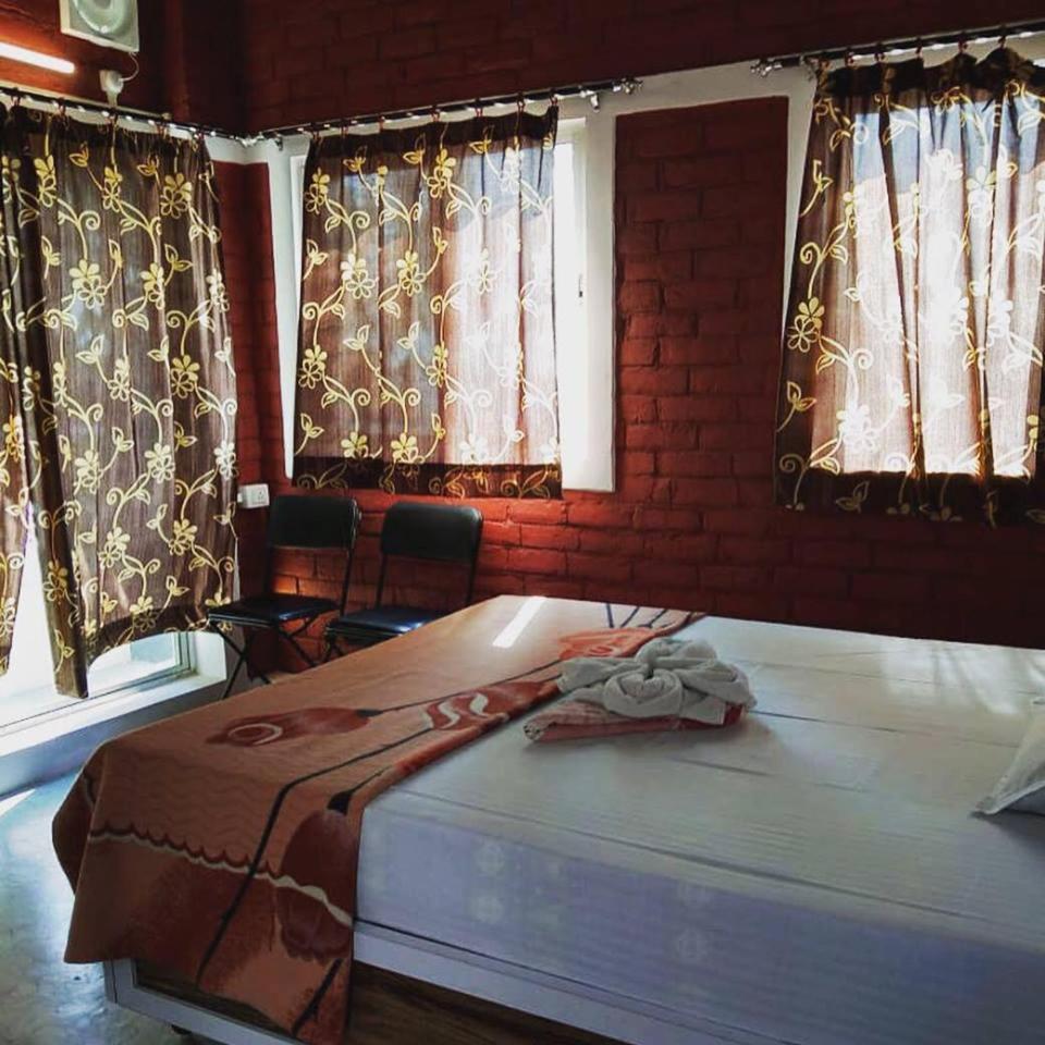 Paradise Inn Guest House Varanasi Exterior photo